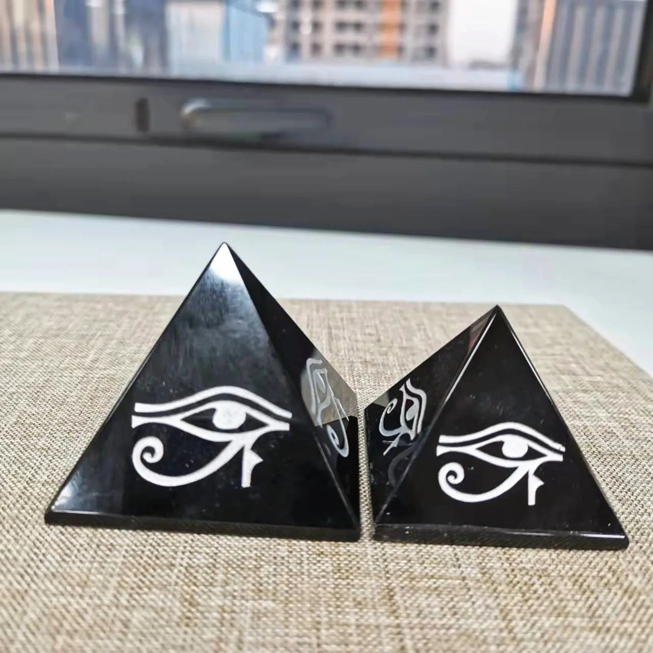 🖤 Black Obsidian Healing Pyramid – 40–50mm