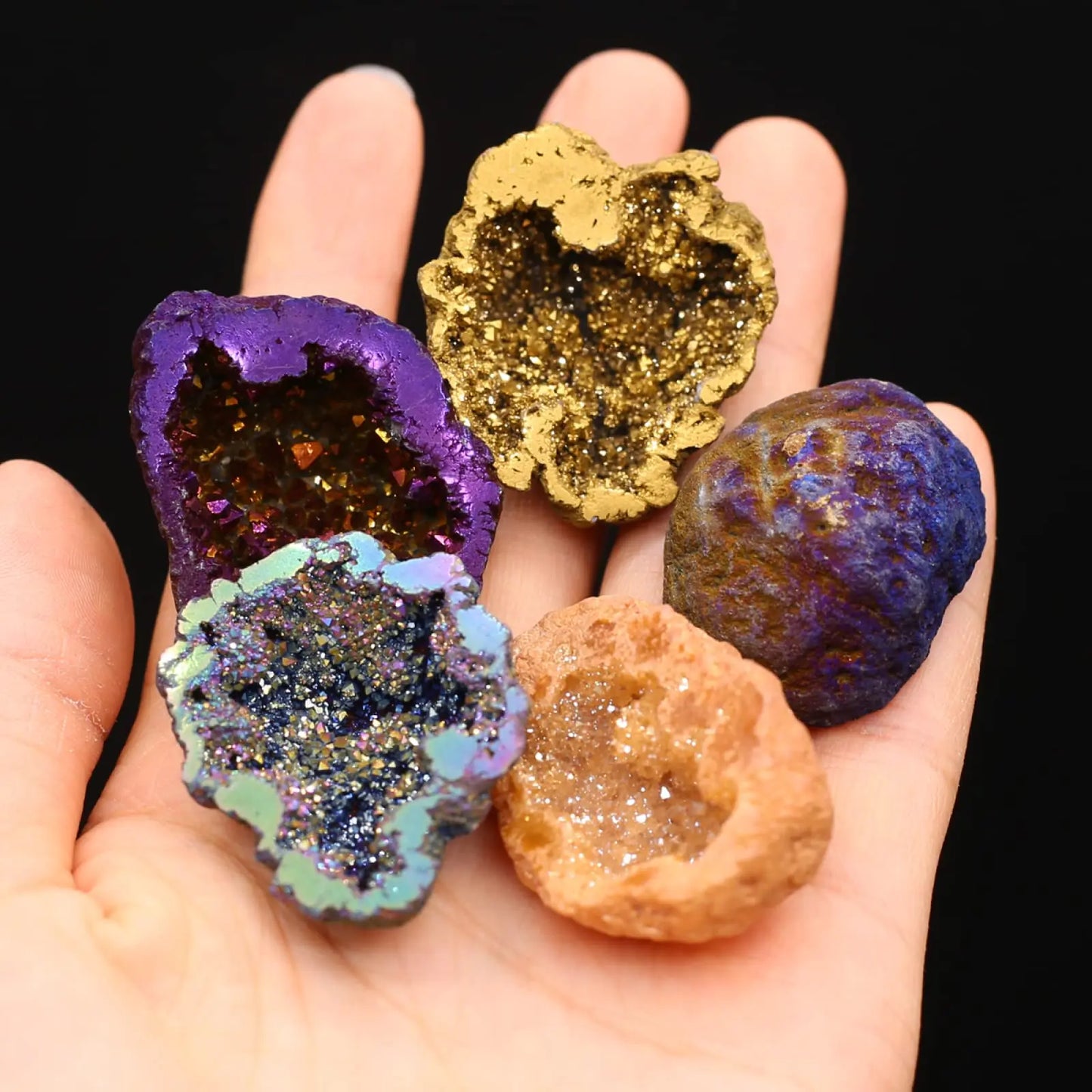 🔮 Titanium Aura Crystal Cluster Box — 9 Piece Natural Agate Geodes