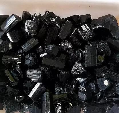 ⚫ Natural Black Tourmaline Raw Crystal Stone — Energy Shield & Purification Mineral